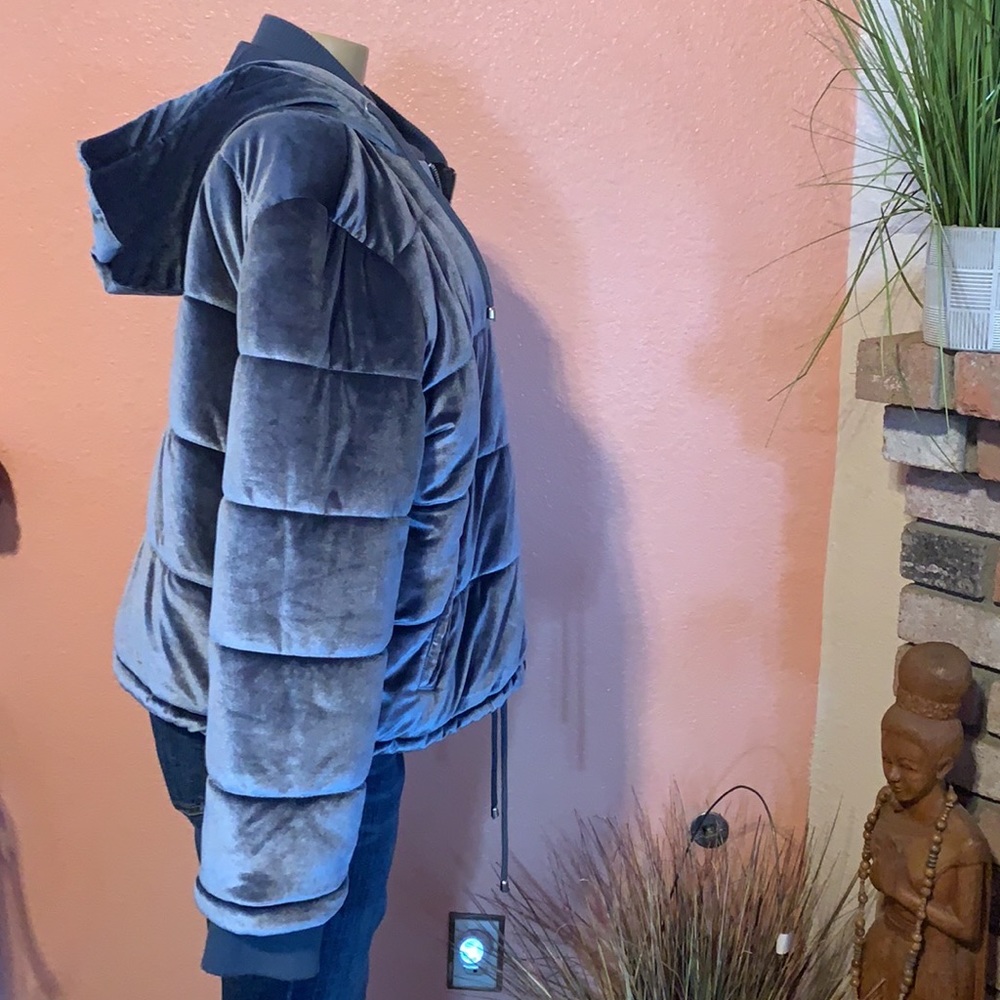 Excellent Condition Soft Jacket - image 3